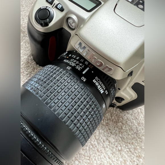 NIKON F60 AF NIKKOR 35-80mm MINT CONDITION EVERYTHING INCLUDED - Picture 4 of 16